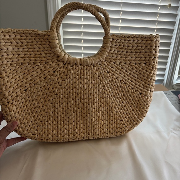 Talbots, Stylish Tan Woven Handbag. Outside looks great. Inside has some wear. - Picture 10 of 14